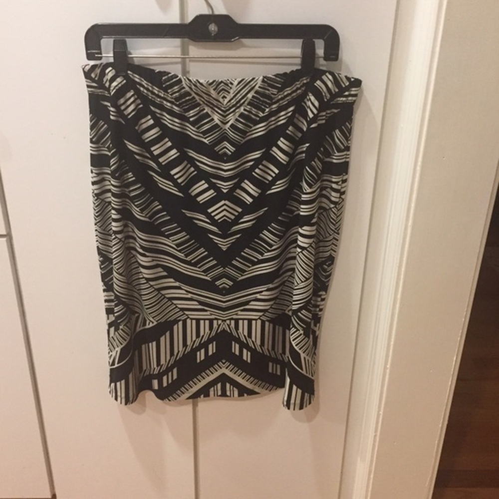 CHICO’S Black & tan pull-on skirt - 12/14
